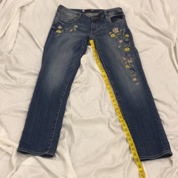 Kut From The Kloth Catherine Boyfriend Embroidered Jean Size 2 - Picture 3 of 13